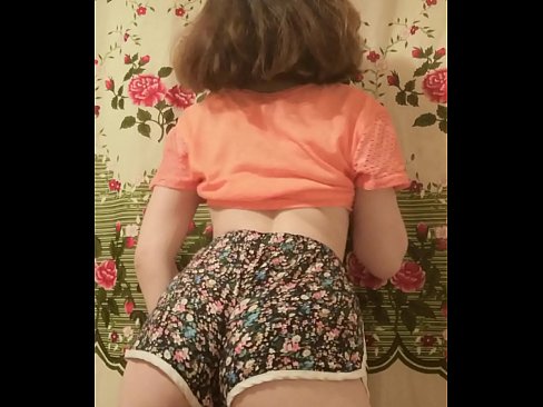 ❤️ Leanbh óg sexy ag baint dá shorts ar cheamara ❤️ Porn fb linn ❌❤