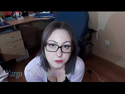 ❤️ Suíonn Cailín Sexy le Gloiní Dildo go domhain ar an gCeamara ❤️ Porn fb linn ❌❤